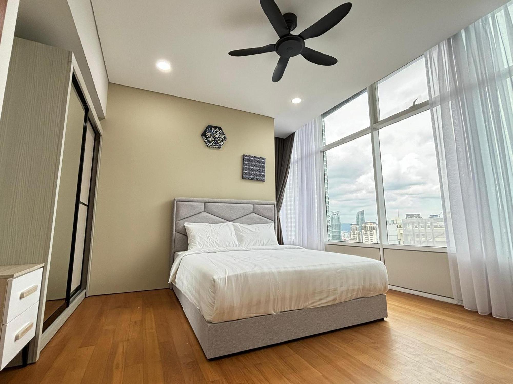 Sky Suites At Klcc By Mitstay Kuala Lumpur Ngoại thất bức ảnh