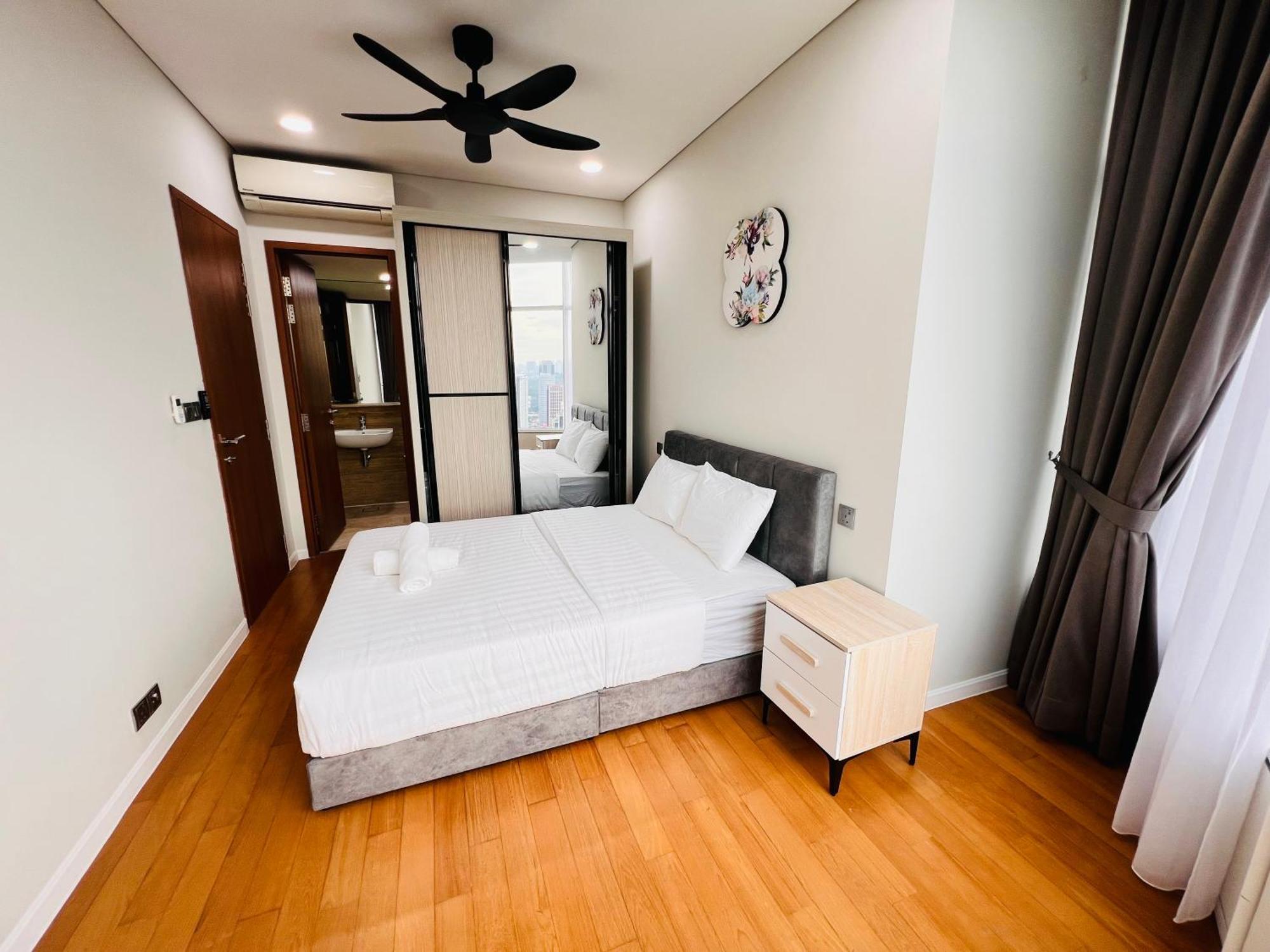 Sky Suites At Klcc By Mitstay Kuala Lumpur Ngoại thất bức ảnh
